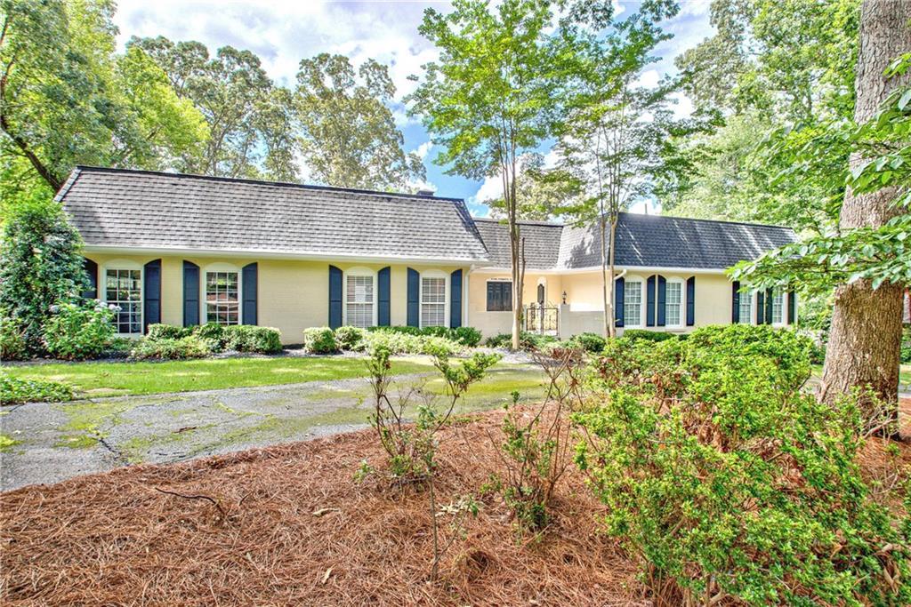522 Golfview Dr., Peachtree City, GA 30269