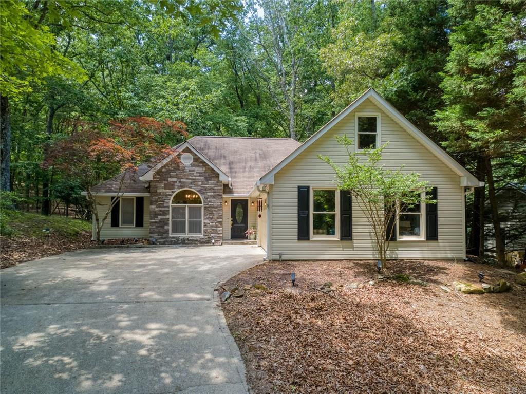 161 Ridgewood Dr., Waleska, GA 30183