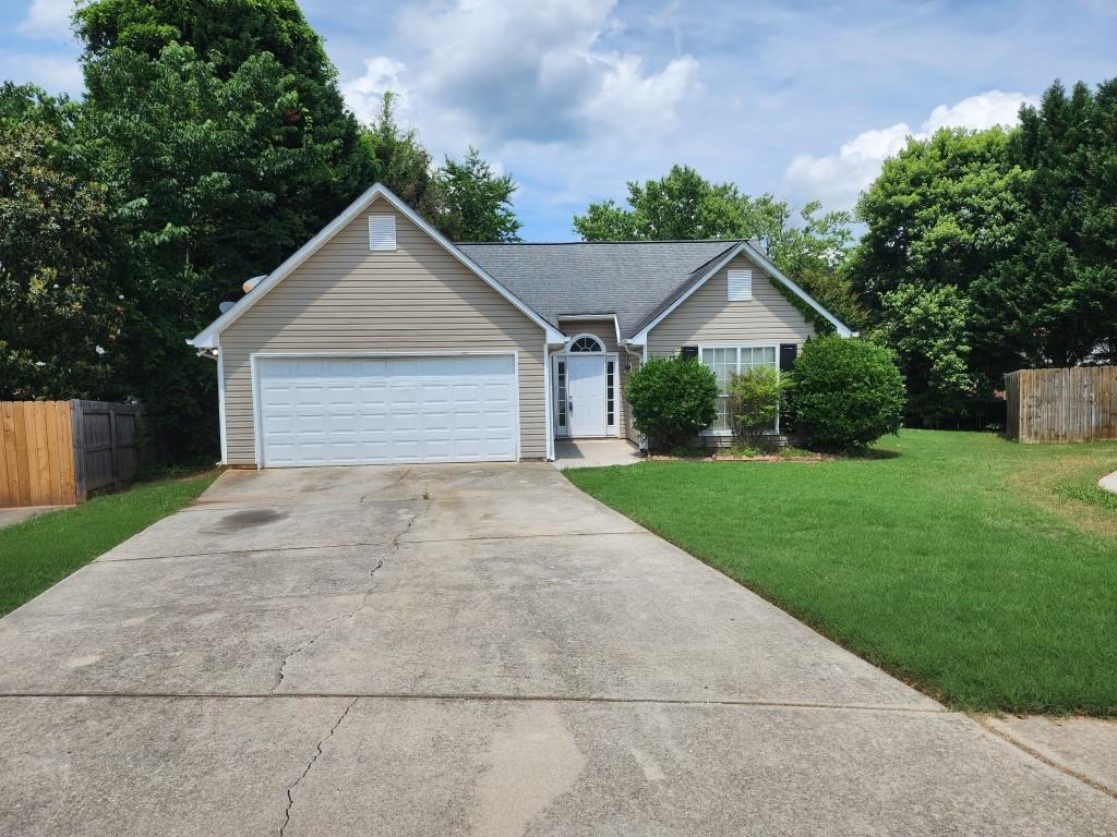 535 Village Cir., Stockbridge, GA 30281