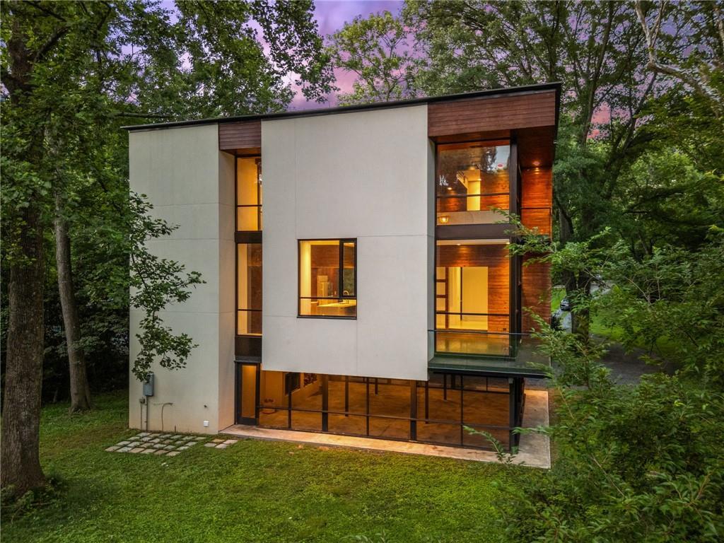 2105 Fairhaven Cir., Atlanta, GA 30305