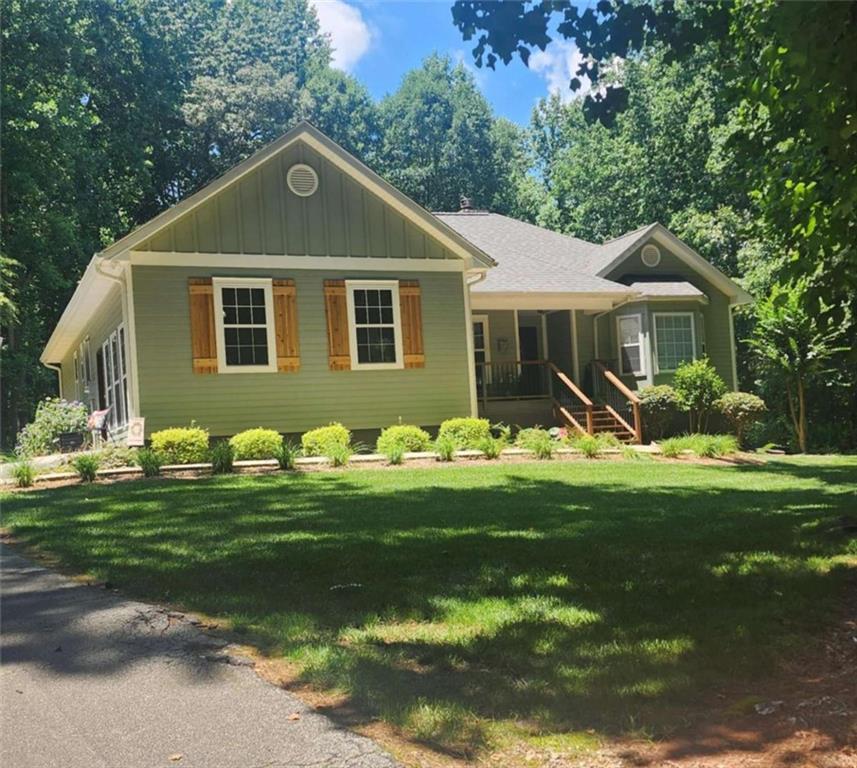 220 Valley View Dr., Maysville, GA 30558