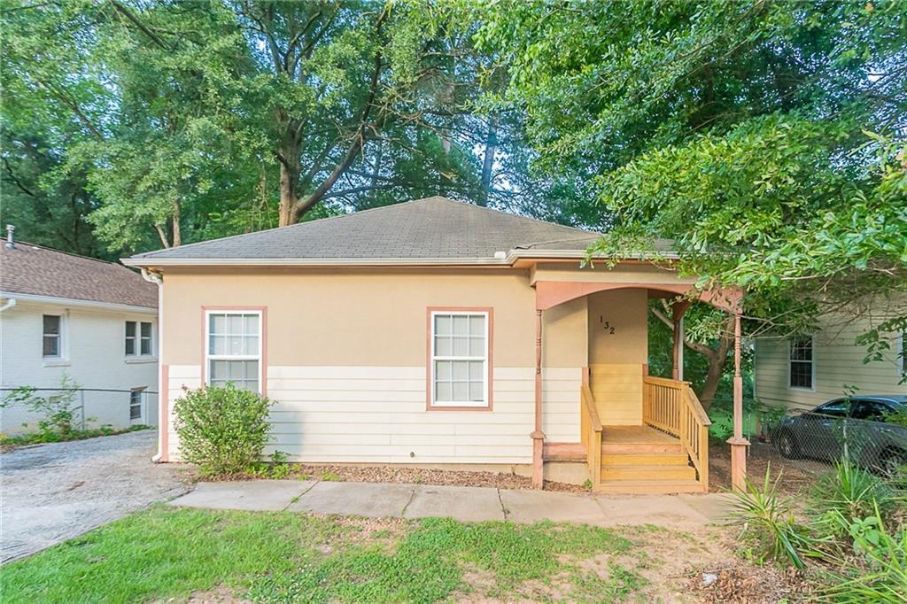 132 Brownlee Rd., Atlanta, GA 30331