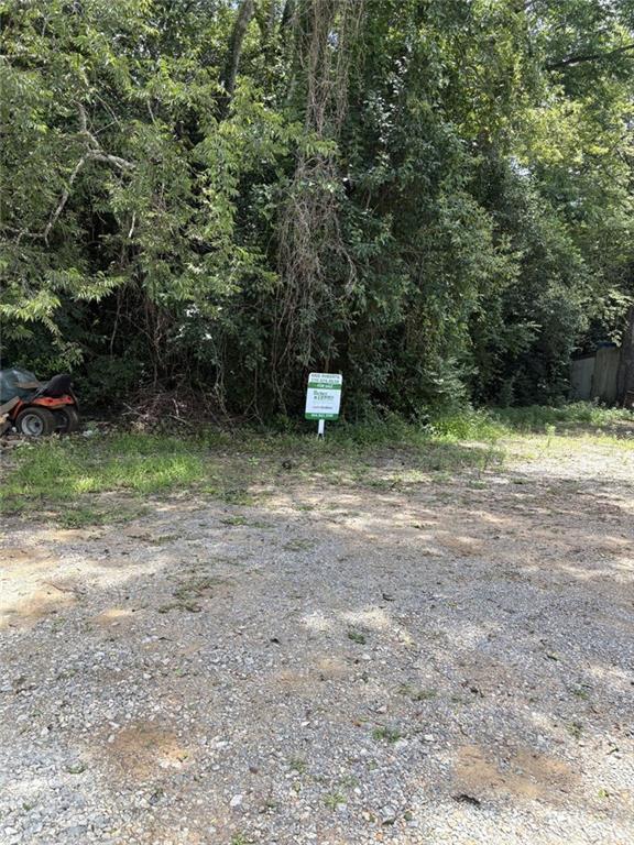 3896 Log Cabin Dr., Macon, GA 31204