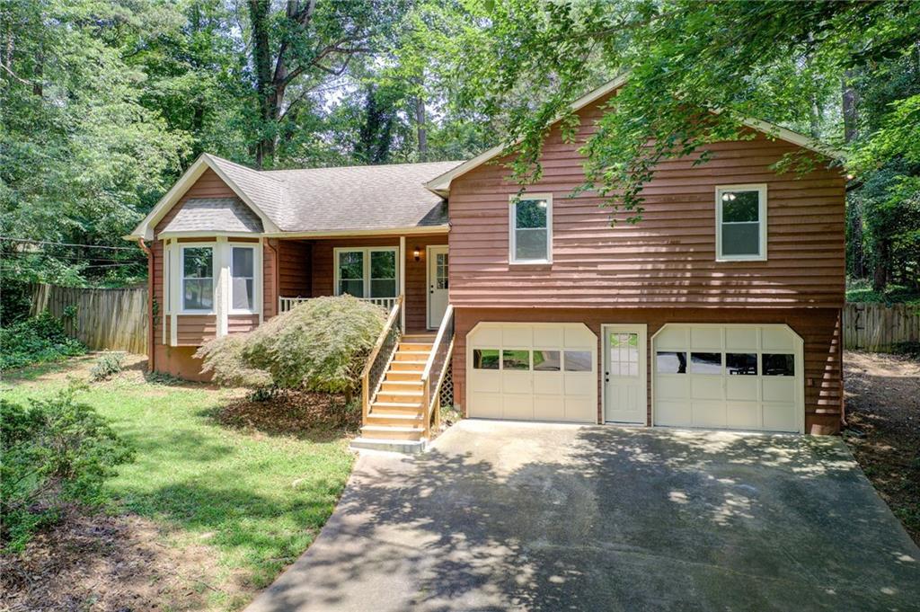 104 Southfork Dr., Woodstock, GA 30189