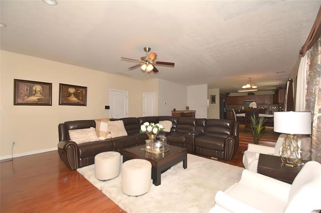 1404 Little Hampton Dr., Lawrenceville, GA 30045