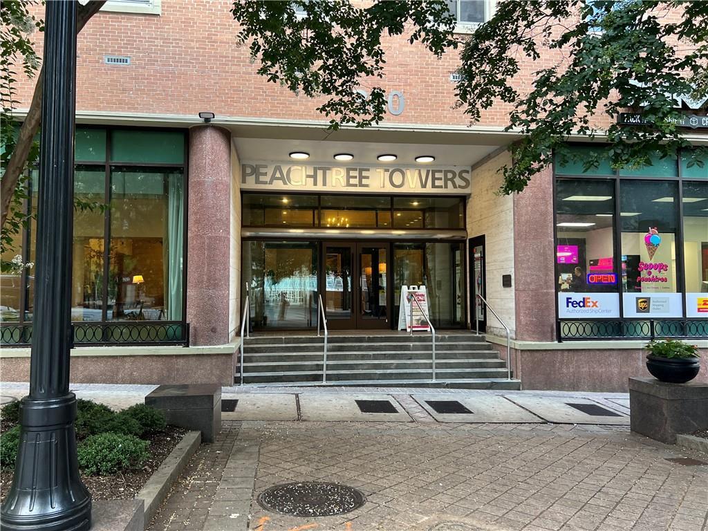 300 Peachtree St. #Apt 9d, Atlanta, GA 30308