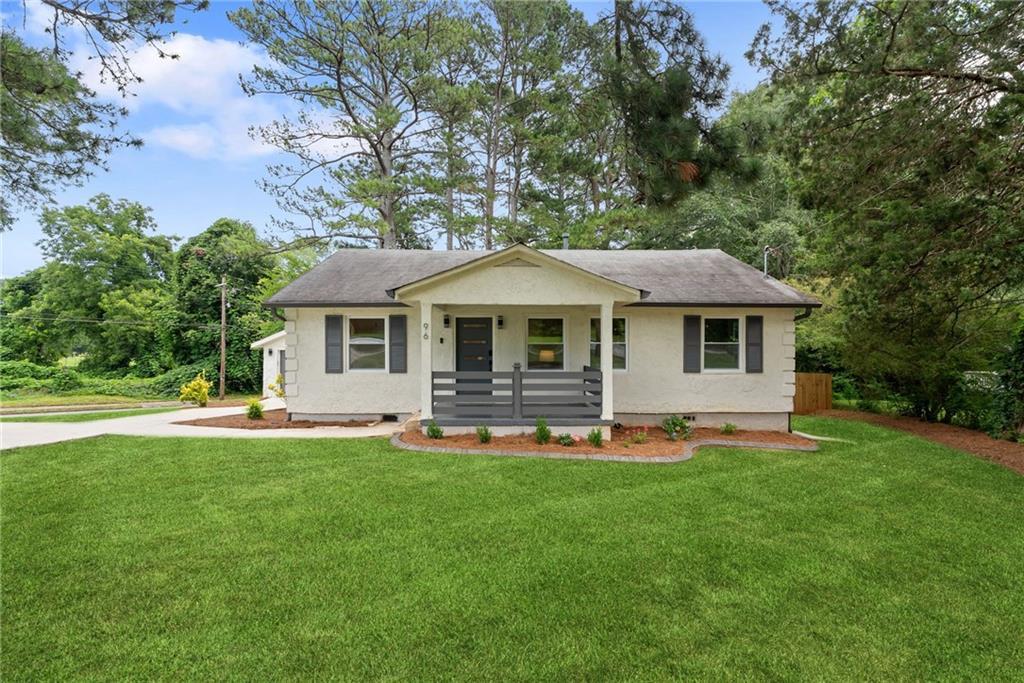 96 Senoia Rd., Fairburn, GA 30213