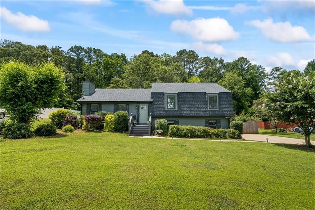 110 Village Ct., Woodstock, GA 30188