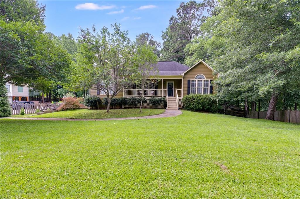155 New Hope Dr., Dallas, GA 30132