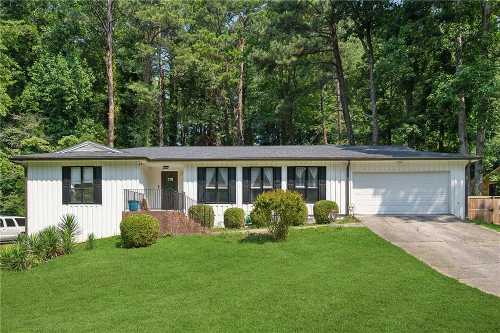5360 Fieldgreen Dr., Stone Mountain, GA 30088