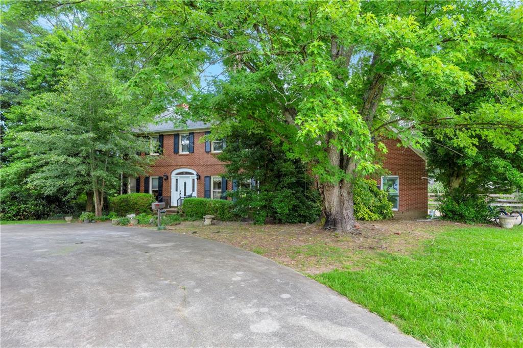 1212 N Flat Rock Rd., Douglasville, GA 30134