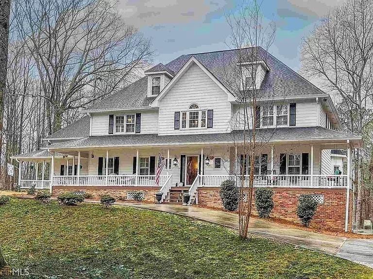 125 Sir Lancelot Ct., Fayetteville, GA 30214
