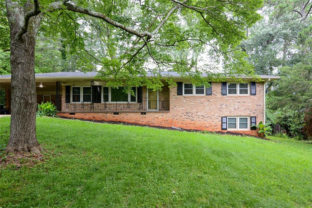 4852 Pine Shadows Dr., Stone Mountain, GA 30088