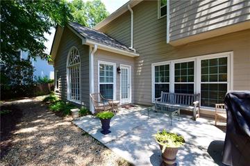 340 Channings Lake Dr., Lawrenceville, GA 30043