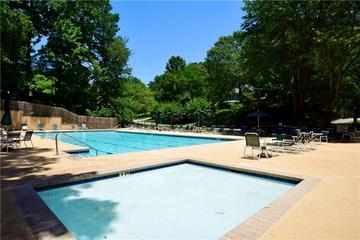 340 Channings Lake Dr., Lawrenceville, GA 30043
