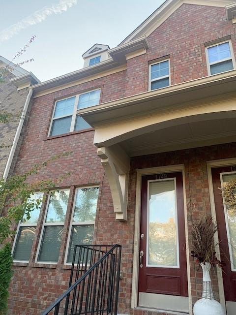 1749 Breyerton Dr., Atlanta, GA 30329