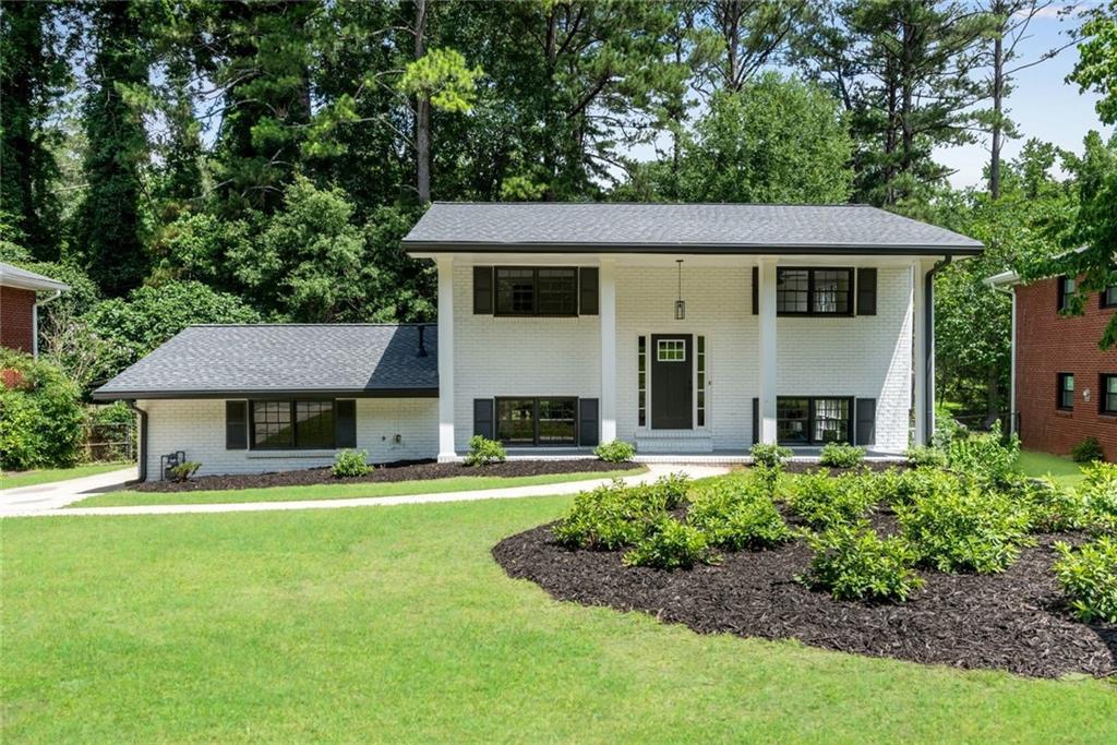 2550 Laurel Ridge Dr., Decatur, GA 30033