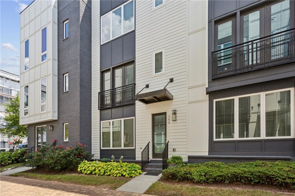 704 Banton Dr., Atlanta, GA 30318