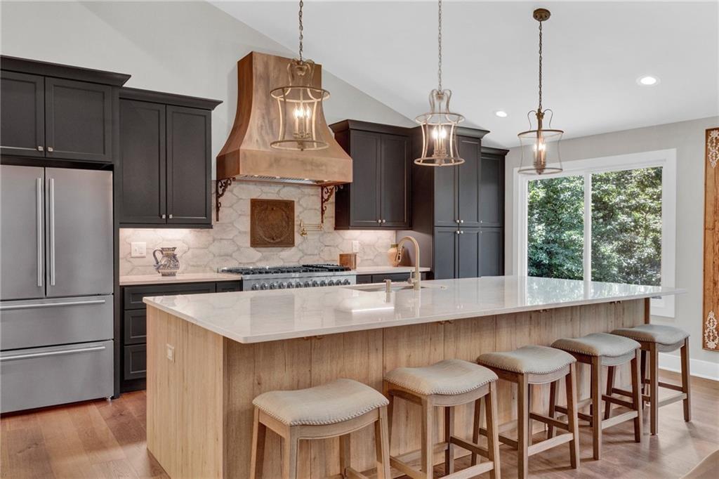 230 Thistlewood Ln., Roswell, GA 30075