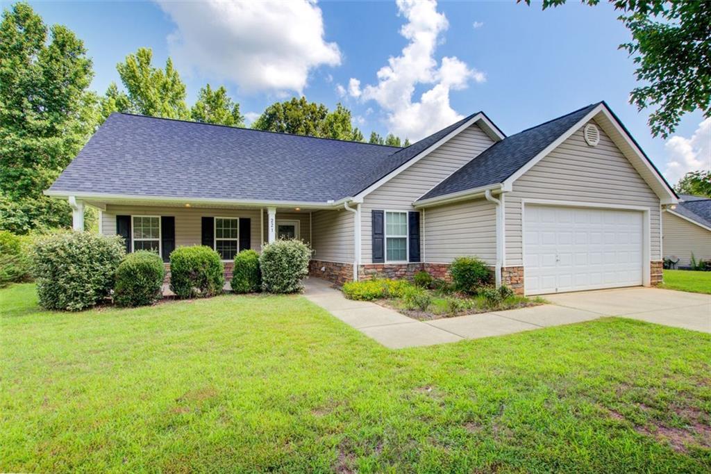 221 Glenview Tr., Griffin, GA 30224