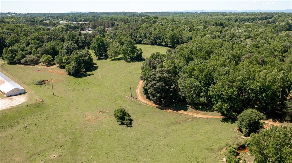 7950 Waldrip Rd., Gainesville, GA 30506