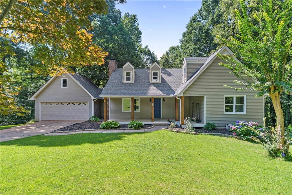 4617 Kingswood Dr., Flowery Branch, GA 30542