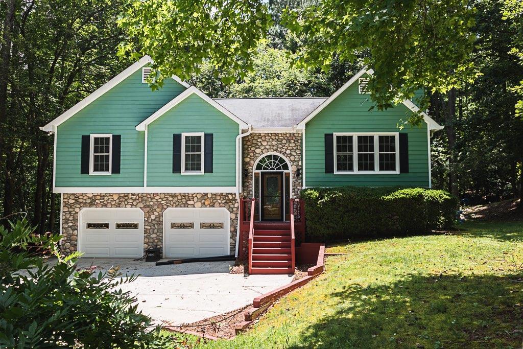 328 Eagle Pointe Dr., Dallas, GA 30132