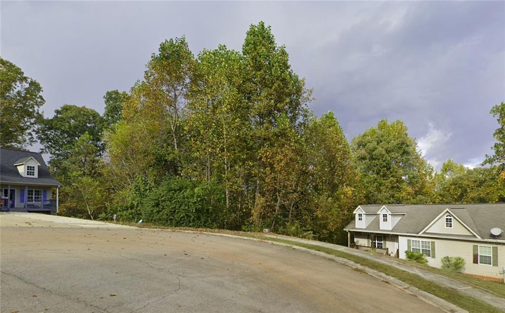 3358 Pennington Point Dr., Gainesville, GA 30507