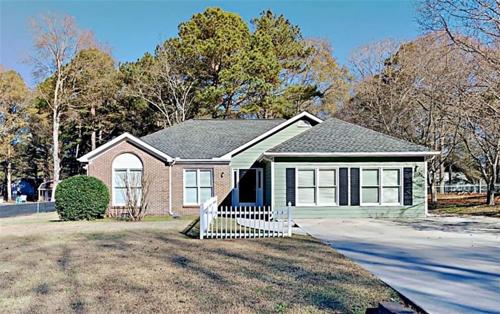 2082 Blackberry Ln., Auburn, GA 30011