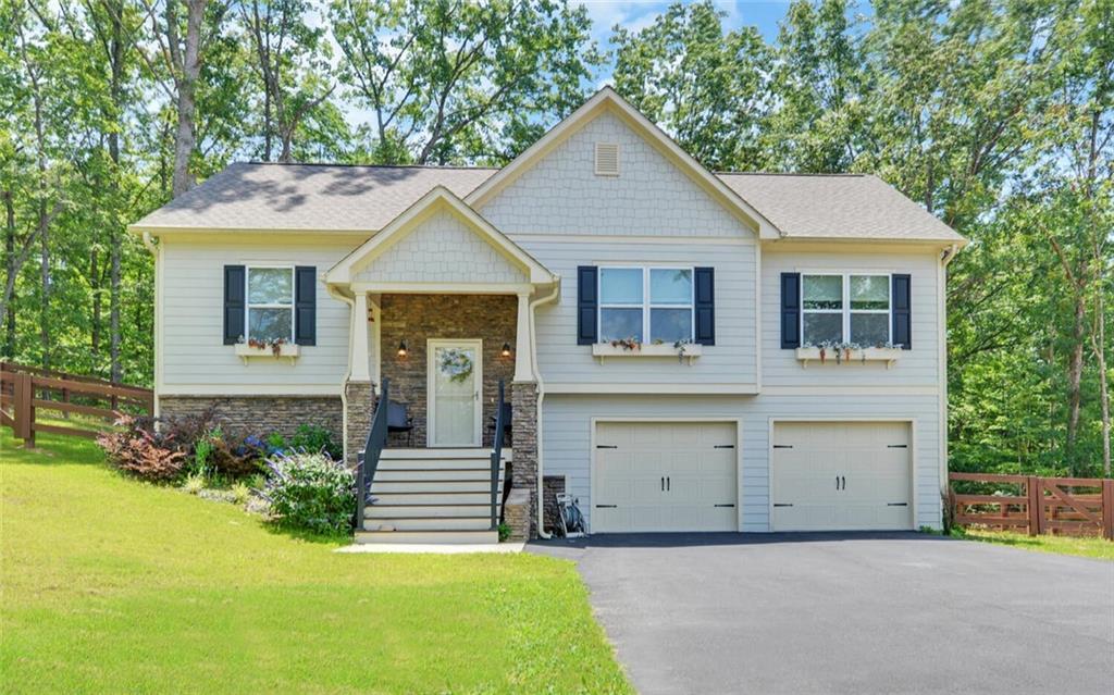 115 West Woods Dr., Dahlonega, GA 30533