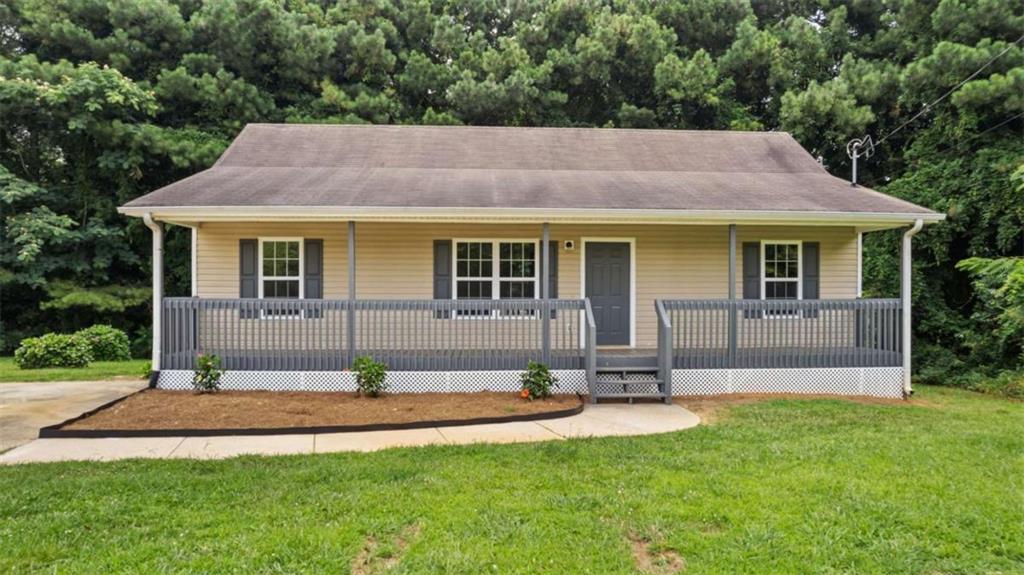 35 Ravenwood Dr., Rockmart, GA 30153