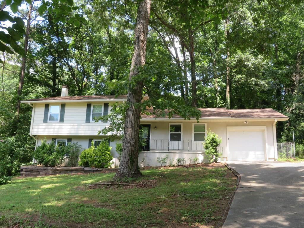 5512 Arrowhead Dr., Acworth, GA 30102