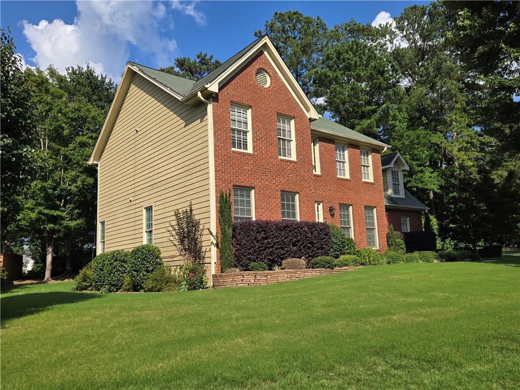2209 Willow Crest Cir., Lawrenceville, GA 30044