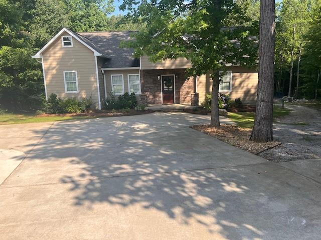 255 Emerald Pointe Dr., Carrollton, GA 30116