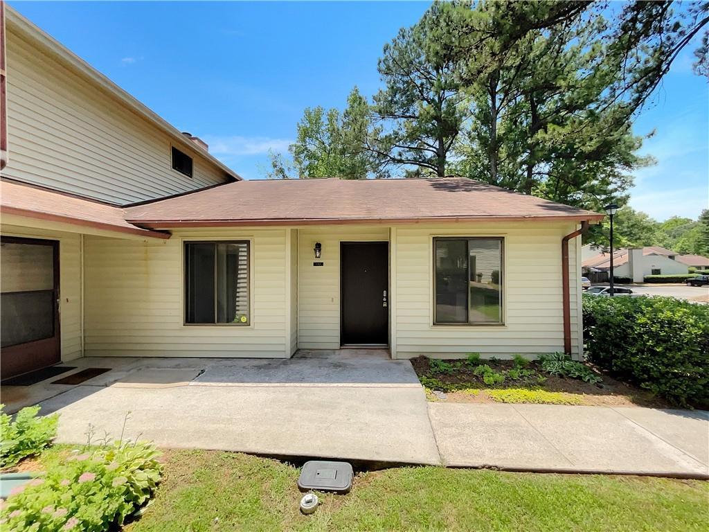 1152 Country Ct., Lawrenceville, GA 30044
