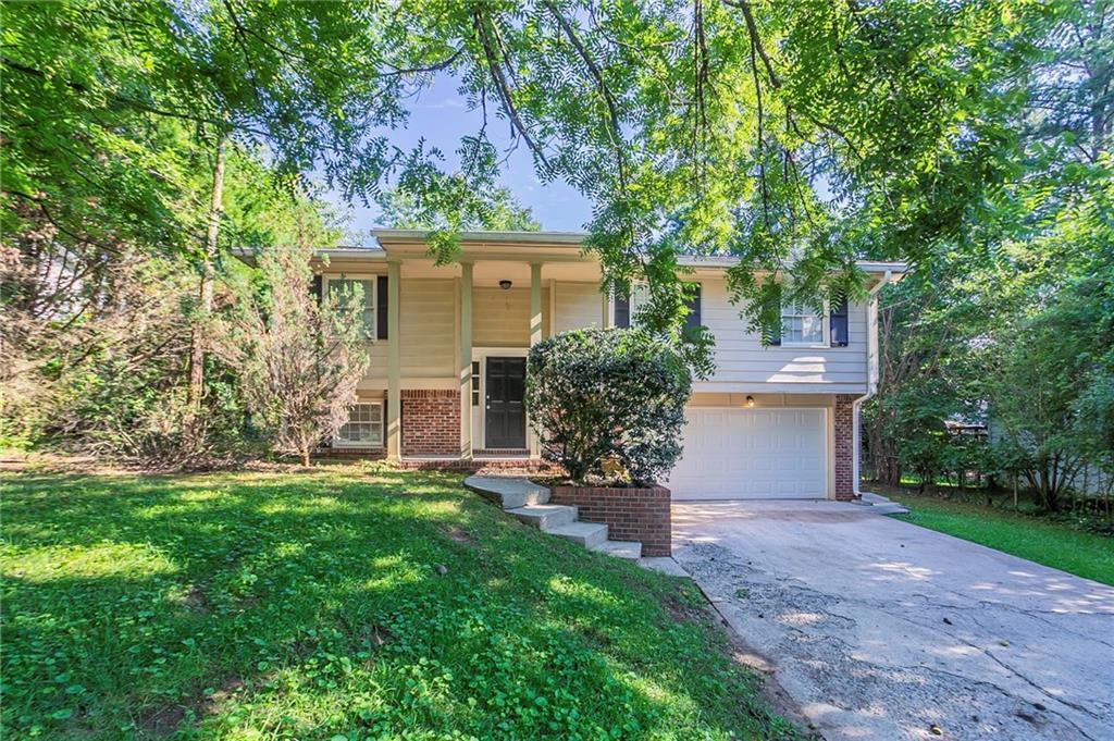 2539 Sparta Dr., Morrow, GA 30260