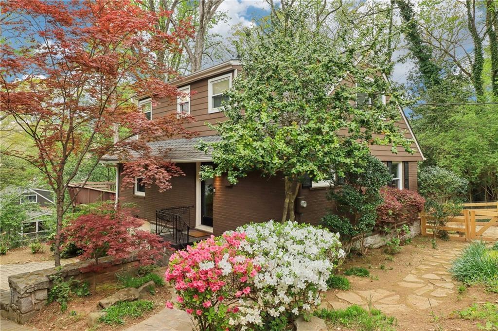2891 Ridgemore Rd., Atlanta, GA 30318