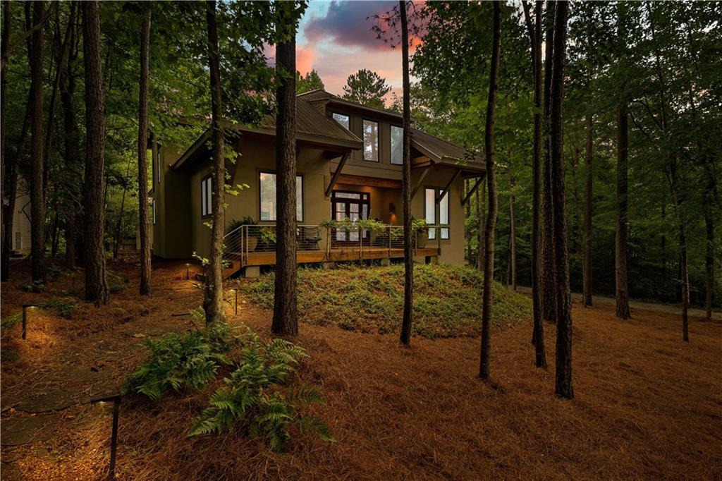 9016 Selborne Ln., Chattahoochee Hills, GA 30268