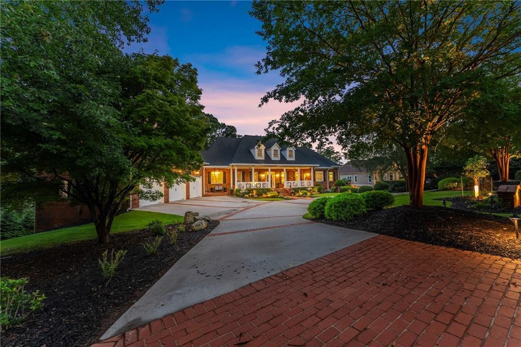 6707 Summer Crest Ct., Flowery Branch, GA 30542