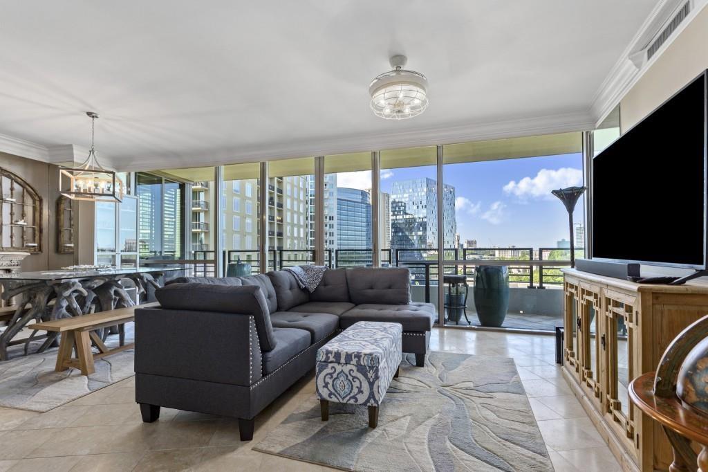 700 Park Regency Pl. #1706, Atlanta, GA 30326