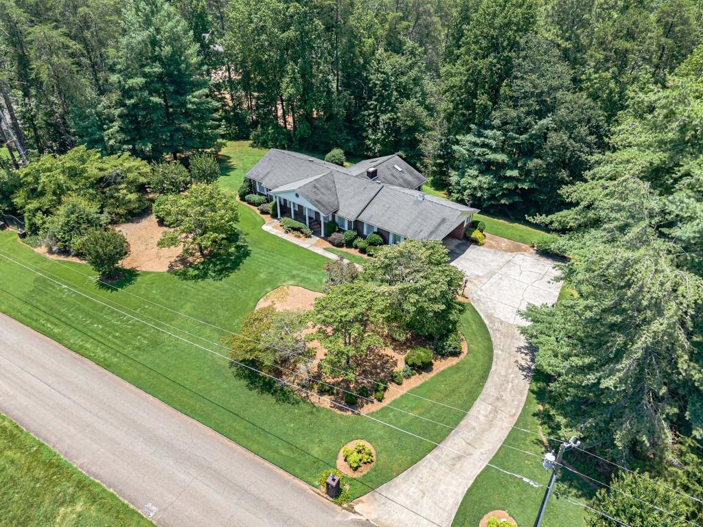 1725 Mountainside Dr., Cumming, GA 30040