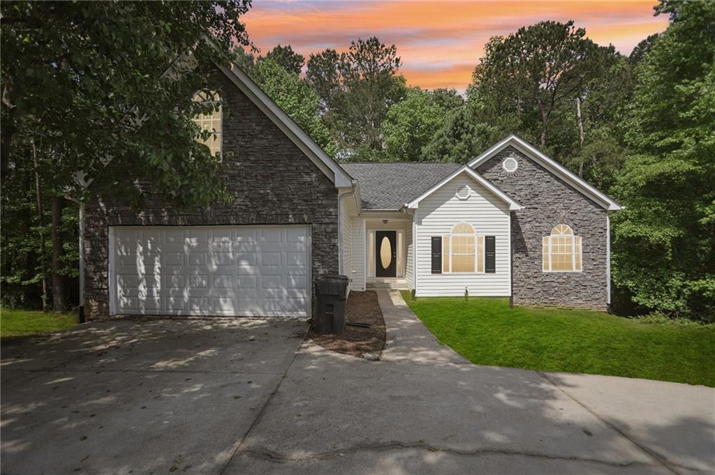 1945 Grayson Oaks Ct., Lawrenceville, GA 30045