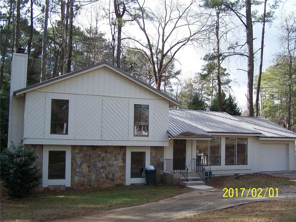 3447 Stonewall Dr., Kennesaw, GA 30152