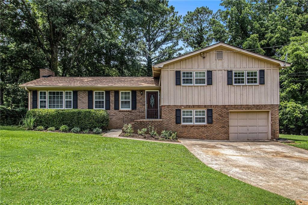 396 Stockwood Dr., Woodstock, GA 30188