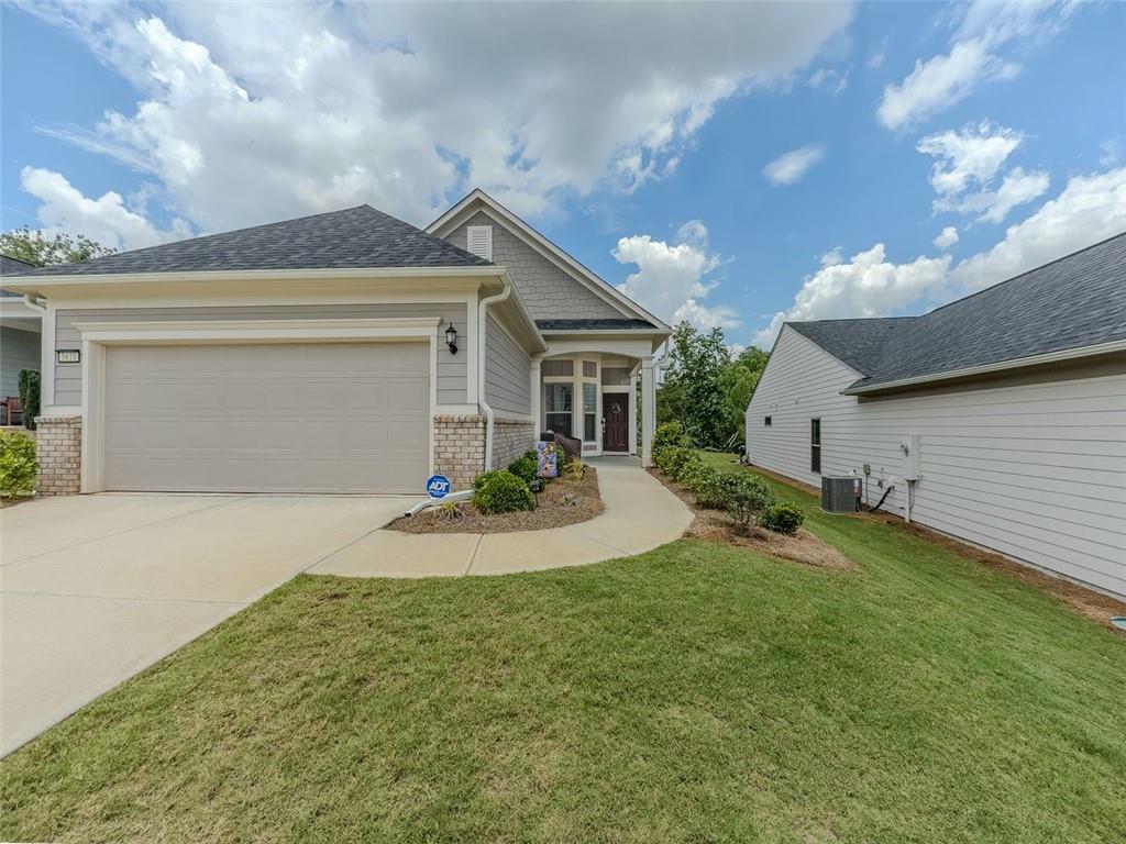 5610 Villa Crest Dr., Hoschton, GA 30548