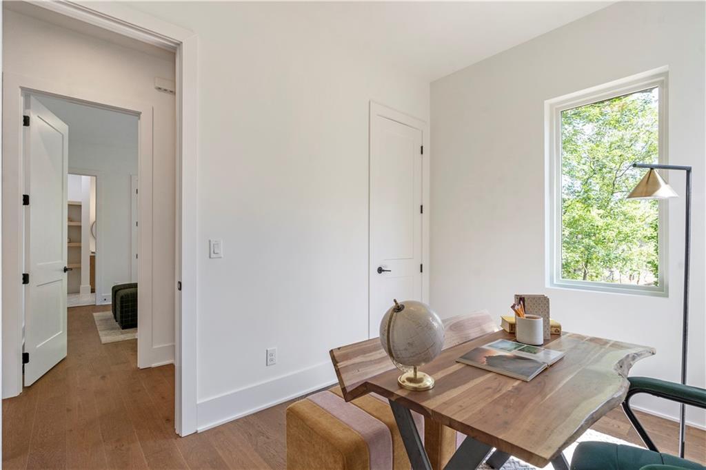 135 Cedarwood Ln., Roswell, GA 30075