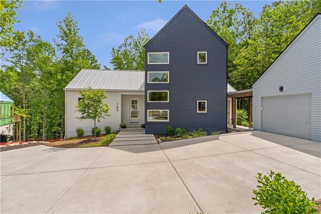 160 Cedarwood Ln., Roswell, GA 30075