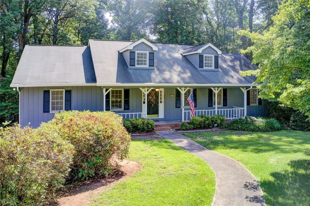 682 Ridgeview Dr., Lilburn, GA 30047