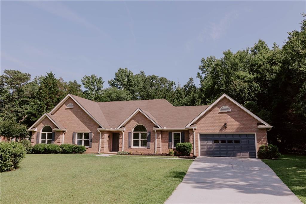 180 Jay Tr., Fayetteville, GA 30215