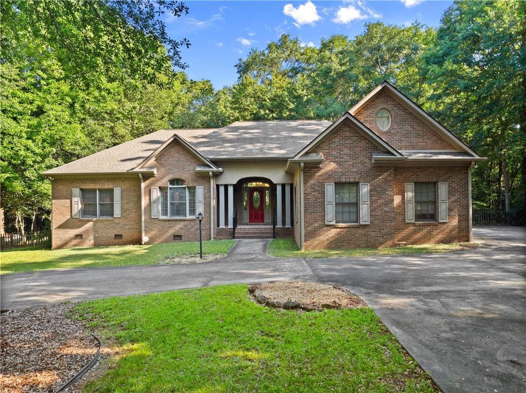 207 Riverbend Cir., Royston, GA 30662
